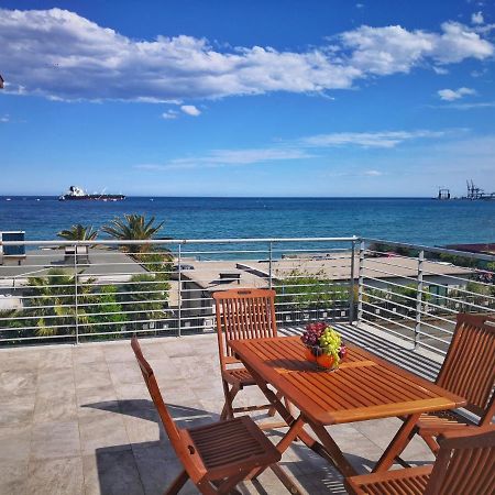 Appartamento Deluxe Con Terrazza Sul Mare Savona Bagian luar foto