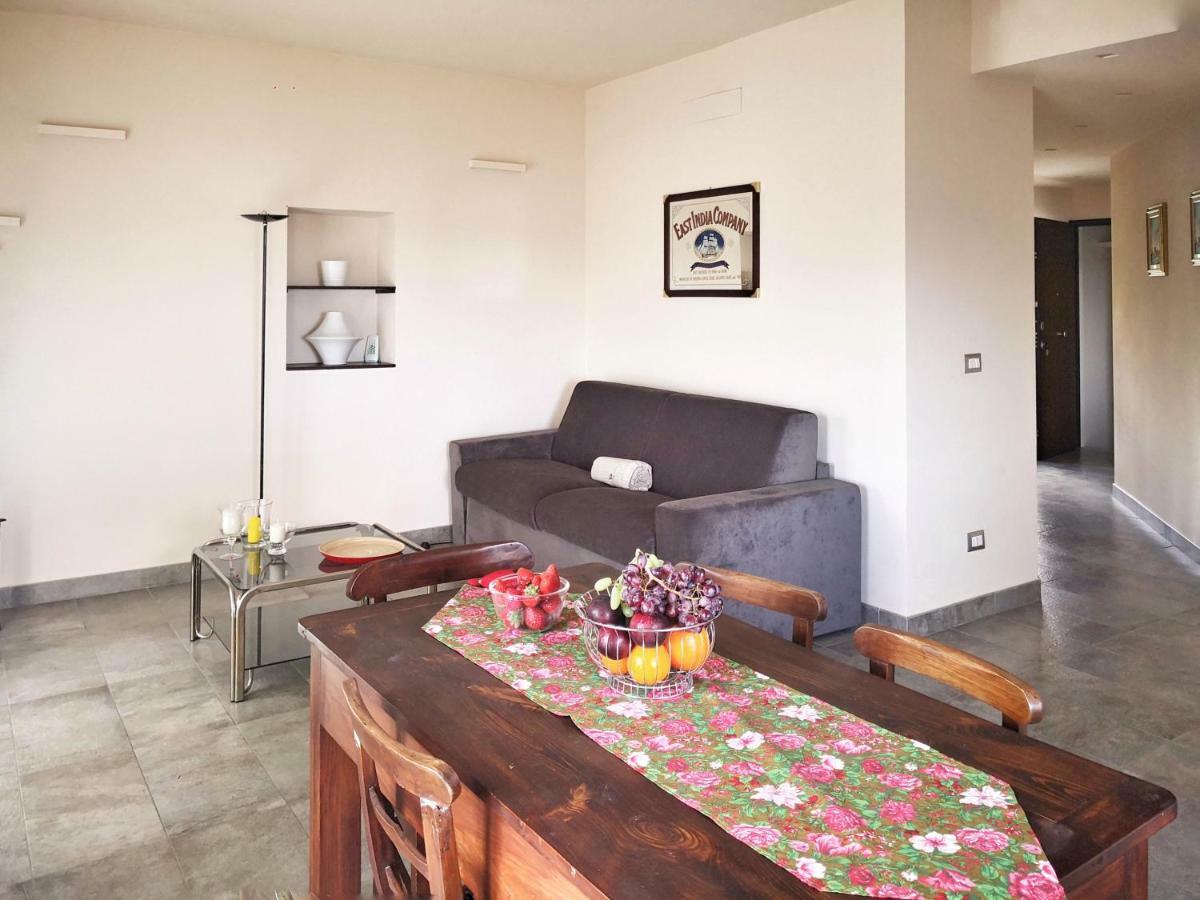 Appartamento Deluxe Con Terrazza Sul Mare Savona Bagian luar foto