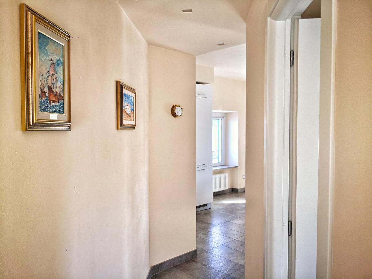 Appartamento Deluxe Con Terrazza Sul Mare Savona Bagian luar foto
