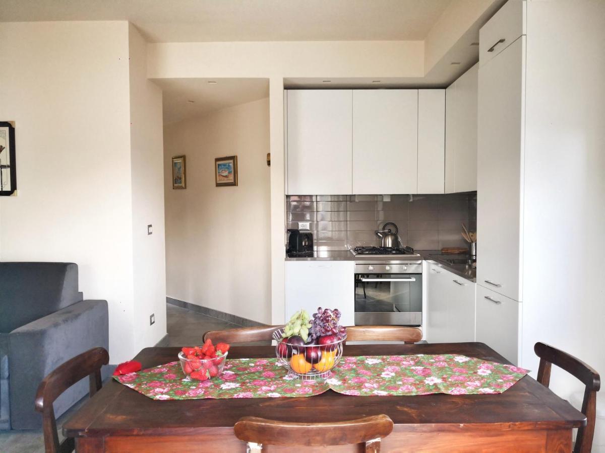 Appartamento Deluxe Con Terrazza Sul Mare Savona Bagian luar foto