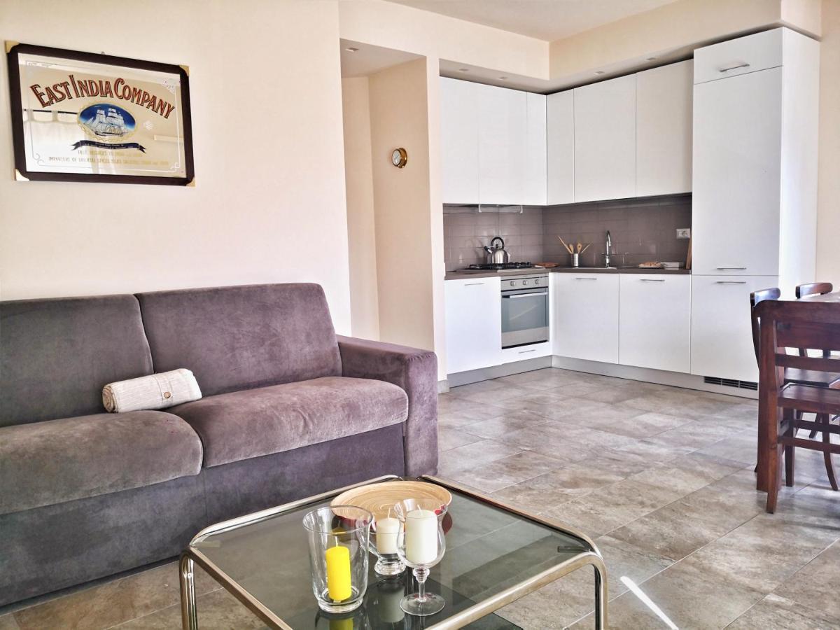 Appartamento Deluxe Con Terrazza Sul Mare Savona Bagian luar foto