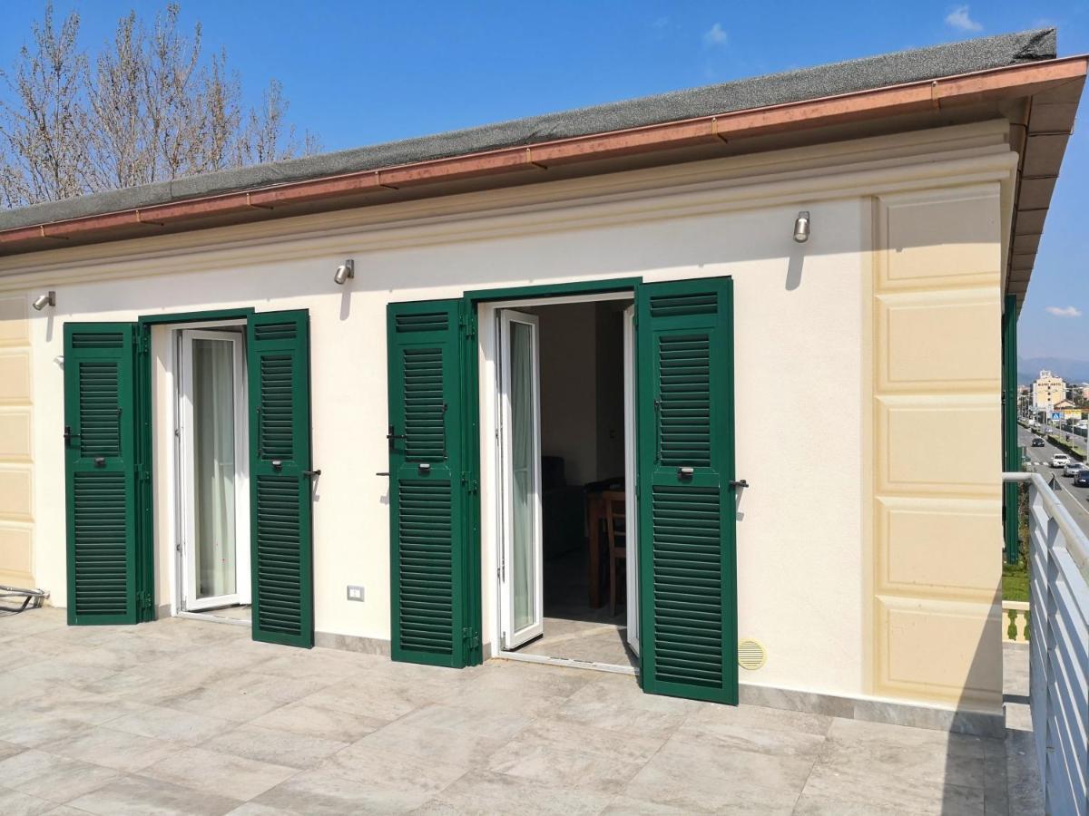 Appartamento Deluxe Con Terrazza Sul Mare Savona Bagian luar foto